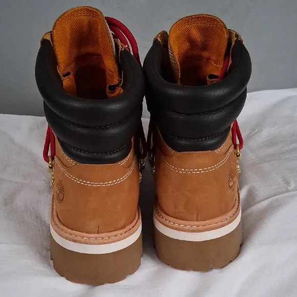Timberland Brown Boots with Red Laces - Picture 3 of 7